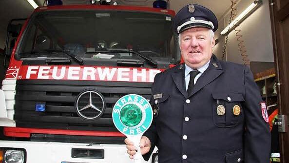 Der Kasendorfer Kommandant Heinz Hübner kann sich über grünes Licht für die Ersatzbeschaffungen freuen. Die Summe dafür hatte den Haushaltsansatz gesprengt - im Haushalt mussten 30 000 Euro nachgeschoben werden. Foto: Sonny Adam