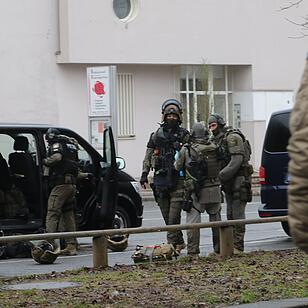 Coburg: SEK-Einsatz in Wohnung an Angerturnhalle – Haus wurde gestürmt