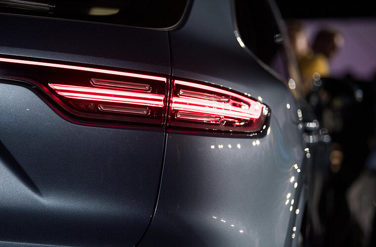 Porsche-Fahrer dreht endlose Runden durch Kreisverkehr bei Bamberg