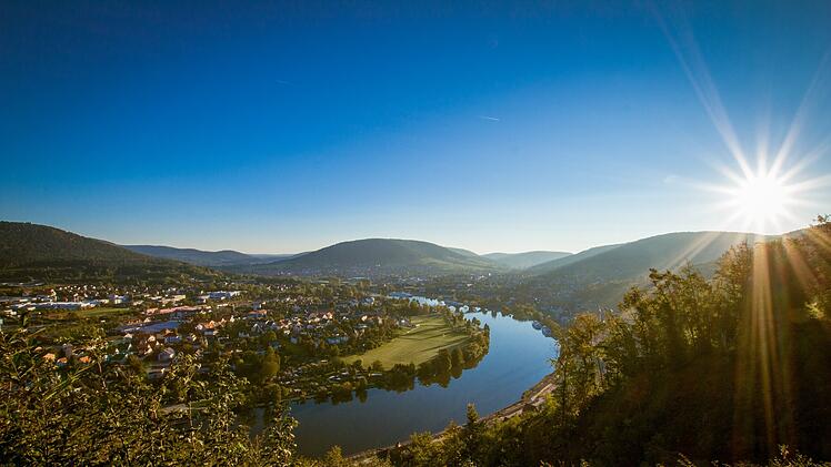 Blick ins Maintal: Mainschleife bei Miltenberg