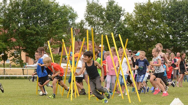 Kinder-Crosslauf in Nüdlingen. Foto: Jürgen Schmitt