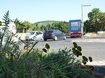 Die Einmündung Turnhouter Straße/ Weihertorstraße verwandelt sich in den kommenden Wochen in einen Kreisel. Foto: Arkadius Guzy