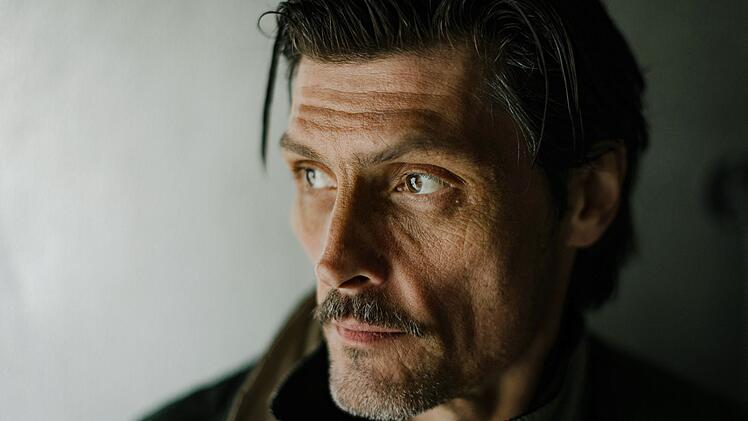 &Aacute;mar (Stipe Erceg) landet zwar im Knast - zieht aber weiter die F&auml;den.