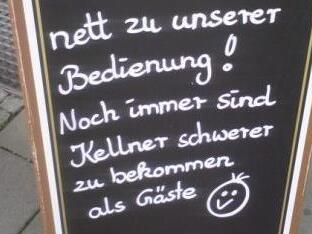 Was sagt uns dieses Schild, wenn es vor einem Lokal steht? Foto: Stephan Tiroch