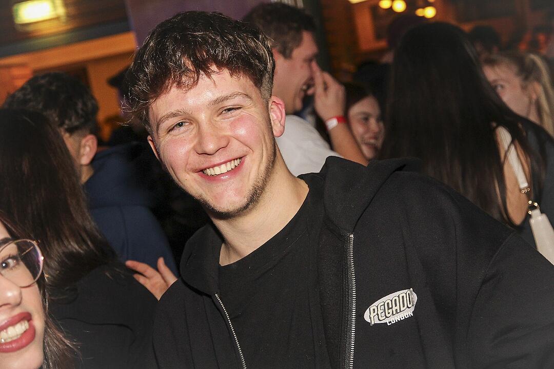 Mit vielen Party-Songs der 80er & 90er und Rock-Pop Klassikern