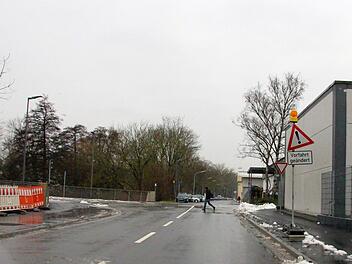 Es bleibt dabei: Wer die Uferstraße entlang fährt, muss an der neuen Ernst-Faber-Brücke anhalten.Foto: Ulrike Nauer