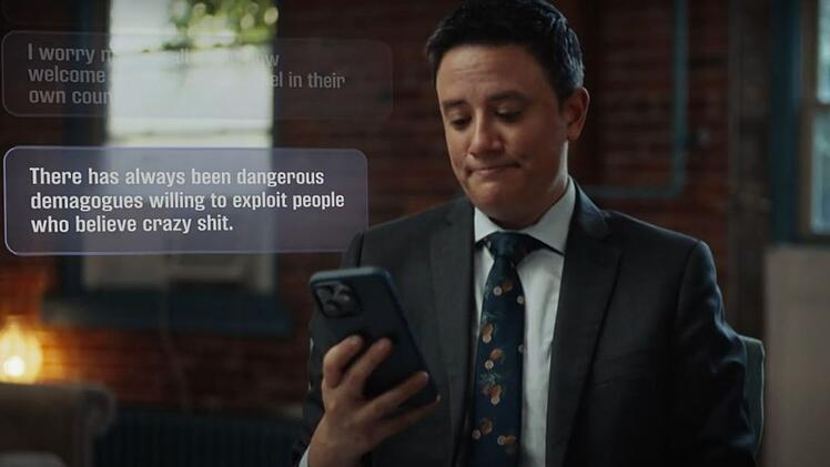 Sofia, eine fr&uuml;here Kommilitonin von JD Vance, zeigt in der ARD-Doku "JD Vance - Der Mann nach Trump" private Textnachrichten.