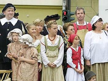 Zahlreiche Helfer verwandeln Bad Staffelstein am Wochenende in eine mittelalterliche Stadt. Archivfoto: Matthias Einwag
