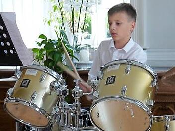 Jonathan Lormes gab seine Künste am Schlagzeug zum Besten.