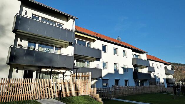 Eine ansprechende und gelungene Sanierungsma&szlig;nahme: das Mehrfamilienhaus der B&uuml;rgerhospitalstiftung