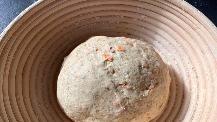 geknetetes-karottenbrot