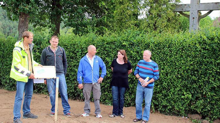 Auch hinter dem Friedhof soll neu gestaltet werden. Foto: Bettina Knauth