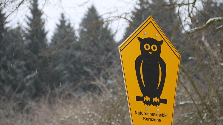Die Waldohreule ist Symbol für die Kernzonen in der Rhön. Das Symbol ist ein Relikt aus der ehemaligen DDR.