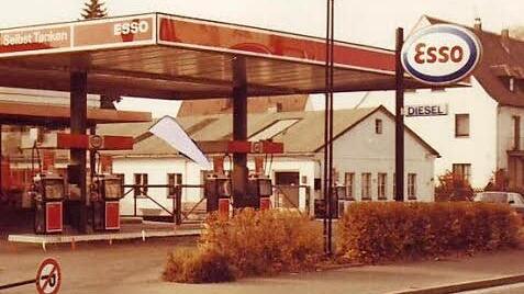 Ist am 11. November 1984 Schauplatz eines brutalen Mordes gewesen: die Esso-Tankstelle am Kreuzstein. Foto: Archiv