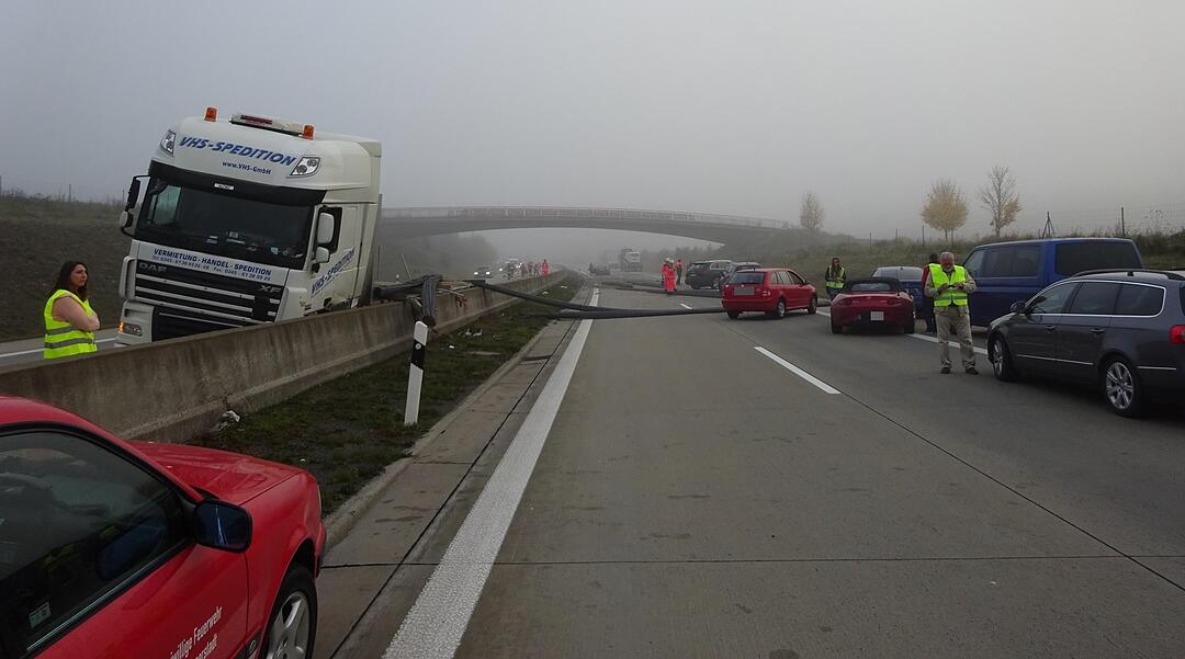 Unterfranken: Spektakulärer Unfall auf der A71
