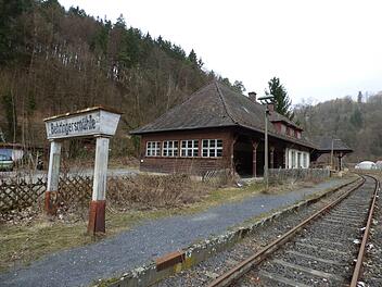 Noch ist der Bahnhof in Behringersmühle kein schöner Anblick. Archivbild: Thomas Weichert