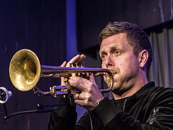 Gefeiertes Wiederhören: Nils Wülker gastierte bei "Leise am Markt" in Coburg.Foto: Jochen Berger