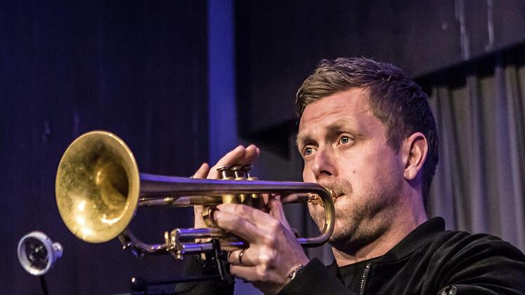 Gefeiertes Wiederhören: Nils Wülker gastierte bei "Leise am Markt" in Coburg.Foto: Jochen Berger