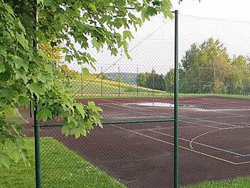 Stein des Anstoßes: die Teuschnitzer Schulsportanlage  Foto: Archiv