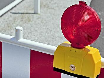 Straßensperrungen und Fahrbahnverengungen gibt es zwischen Dutendorf und Vestenbergsgreuth, bei Sterpersdorf, bei Mühlhausen, in Heppstädt, Dechsendorf und in Hannberg. Symbolbild: imago/McPHOTO