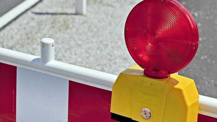 Straßensperrungen und Fahrbahnverengungen gibt es zwischen Dutendorf und Vestenbergsgreuth, bei Sterpersdorf, bei Mühlhausen, in Heppstädt, Dechsendorf und in Hannberg. Symbolbild: imago/McPHOTO