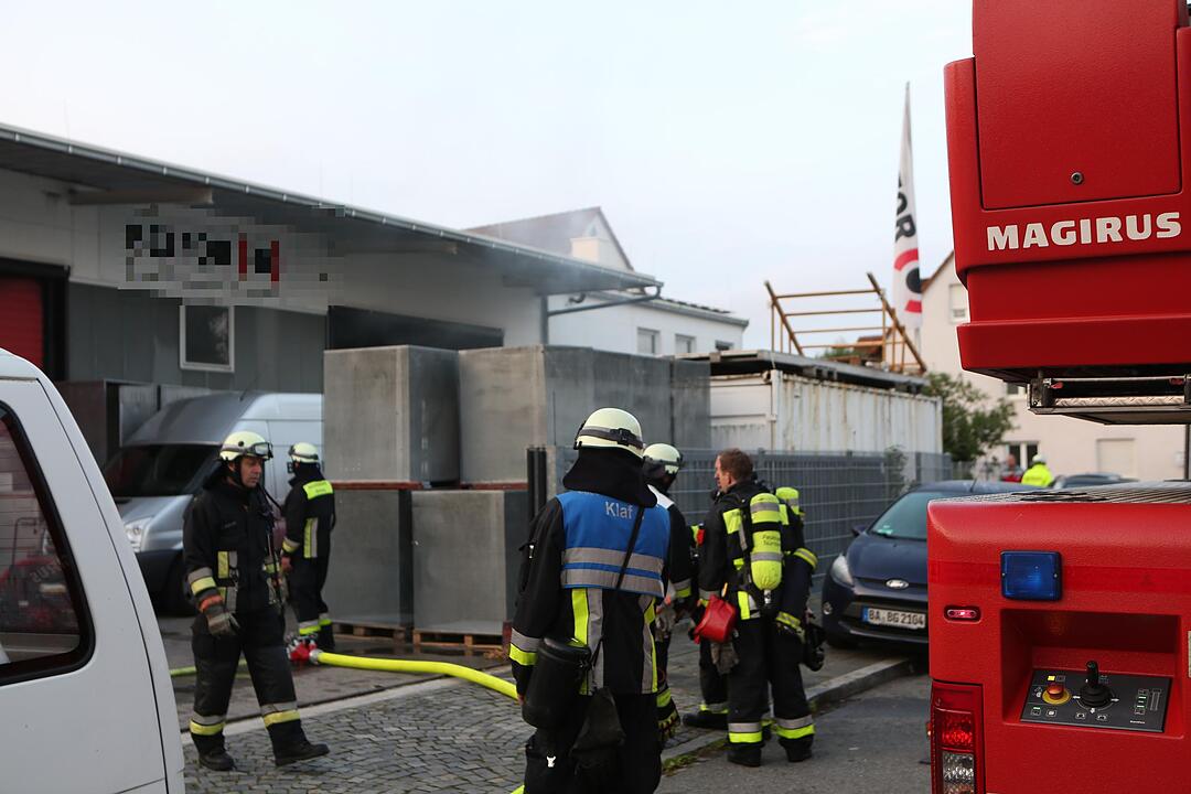 Nürnberg: Brand in Lagerhalle