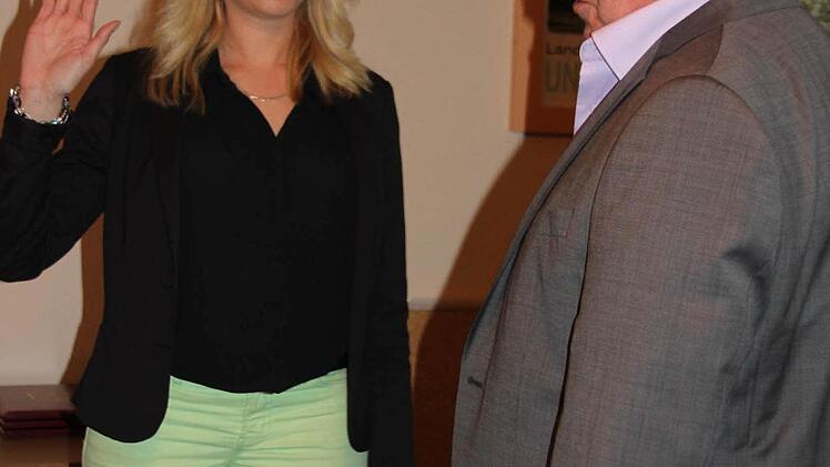 Eva-Maria Schmitt bei der Vereidigung ...