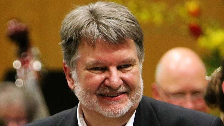 Hans Stähli lebt als Komponist und Dirigent seit vielen Jahren in Coburg. Sein Hornkonzert erlebt am Montag im Kongresshaus seine Uraufführung.Foto: Archiv/Jochen Berger