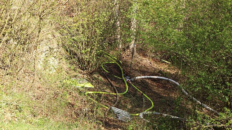Die Feuerwehr musste am Ostermontag, 22.04.2019, vier Brände im Kreis Nürnberger Land löschen. Bei Hartenstein standen rund 5000 Quadratmeter Wald in Brand. Foto: NEWS5 / Holzheimer