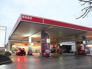 Die Esso-Tankstelle am Kreuzstein. Foto: Jürgen Gärtner