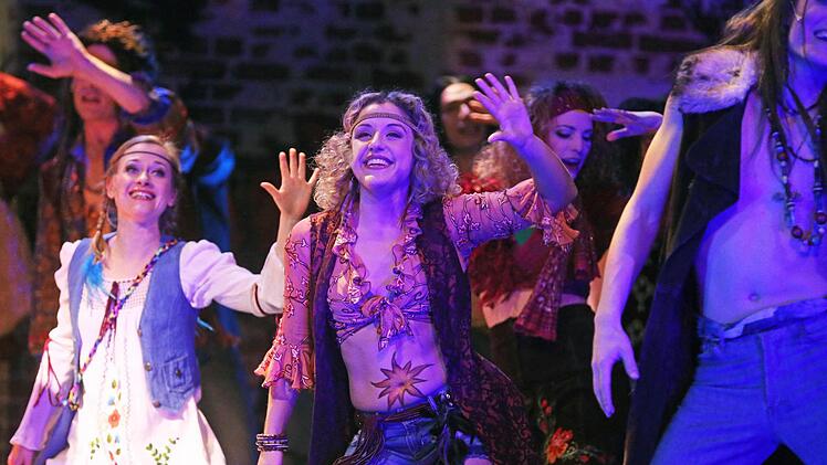Hair" am Landestheater Coburg Foto: Henning Rosenbusch