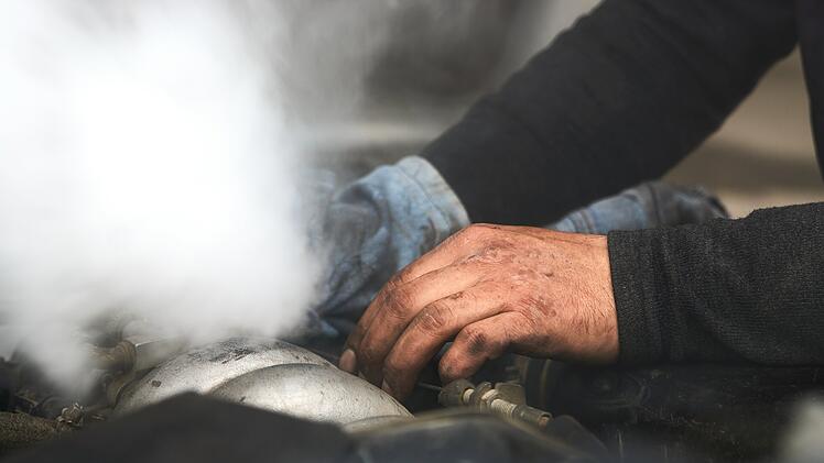 Arbeitsunfall, Betriebsunfall, Reparatur, Werkstatt, Industrie