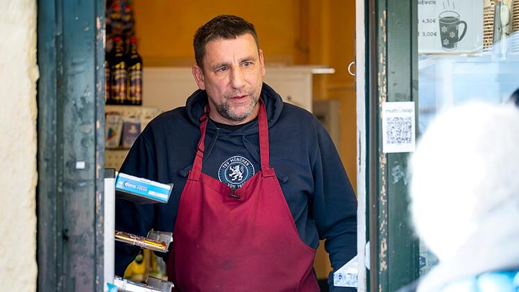 Wolfgang Schandl beitreibt einen Kiosk an der Großmarkthalle.