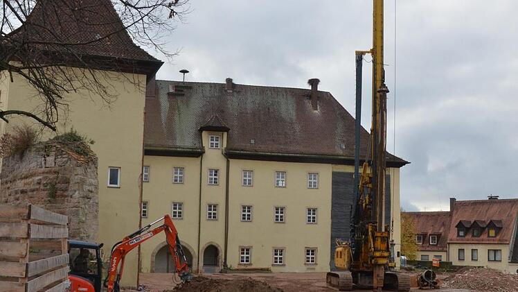 Das Großdrehbohrgerät "Bauer BG 28 H" steht bereit.  Foto: Bernhard Panzer