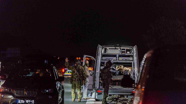 Fahrg&auml;ste in Bus bedroht: Festnahme nach Gro&szlig;einsatz auf der A9