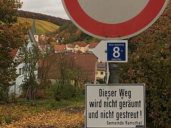 Können die Fußgänger auch noch im kommenden Winter sicher über die "Gäulgasse" ins Dorf kommen? Foto: Andreas Lomb
