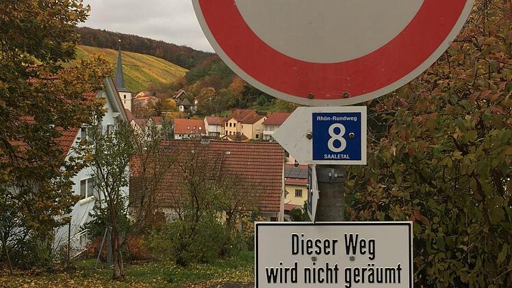 Können die Fußgänger auch noch im kommenden Winter sicher über die "Gäulgasse" ins Dorf kommen? Foto: Andreas Lomb