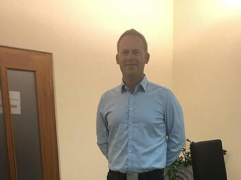 Jochen Koberstein ist als Gemeinderat für Wartmannsroth vereidigt worden. Er ist Nachfolger von Christina Schmitt, die aus persönlichen Gründen ausscheidet. Er übernimmt auch ihren Sitz im Rechnungsprüfungsausschuss.
