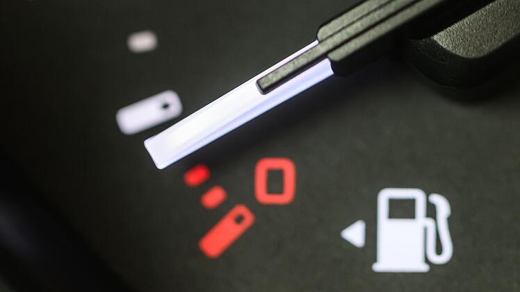 Tankanzeige im Auto