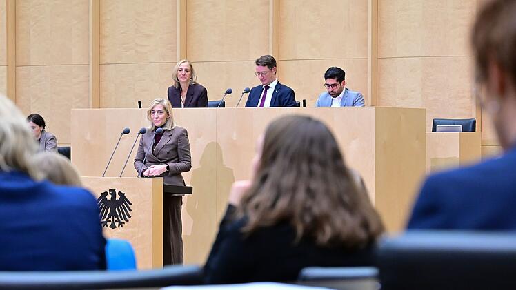 Ministerin Warken im Bundesrat