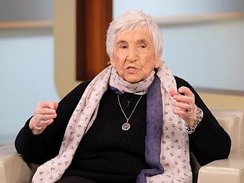 Esther Bejarano (93) berichtete in Anne Wills ARD-Talkshow von ihren Erlebnissen zu Zeiten des Nazi-Regimes. Foto: Wolfgang Borrs/NRD/dpa