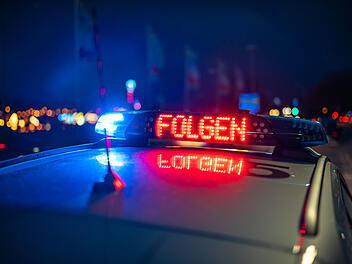 A3 bei Winkelhaid: Visitenkarte f&uuml;r Fahrschule statt F&uuml;hrerschein dabei