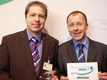 Michael (links) und Steffen Lieb wurden für ihr "innovatives Familienunternehmen" mit dem Mittelstandspreis ausgezeichnet. Fotos: Oliver Schmidt