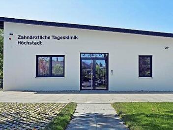 Die Außenansicht der Zahnärztlichen Tagesklinik  Fotos: privat
