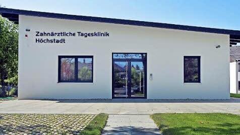 Die Außenansicht der Zahnärztlichen Tagesklinik  Fotos: privat