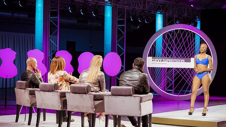 Kurven sind sexy, aber straff müssen sie sein und an den richtigen Stellen sitzen. Foto: RTL2