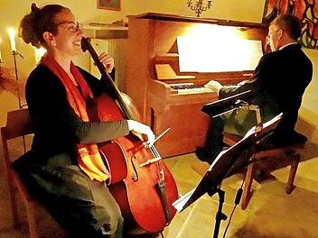 Ulrike Maria Gossel und Thomas Grünke machten Lust auf weitere Konzerte in der alten Bücherei der Kirchengemeinde.