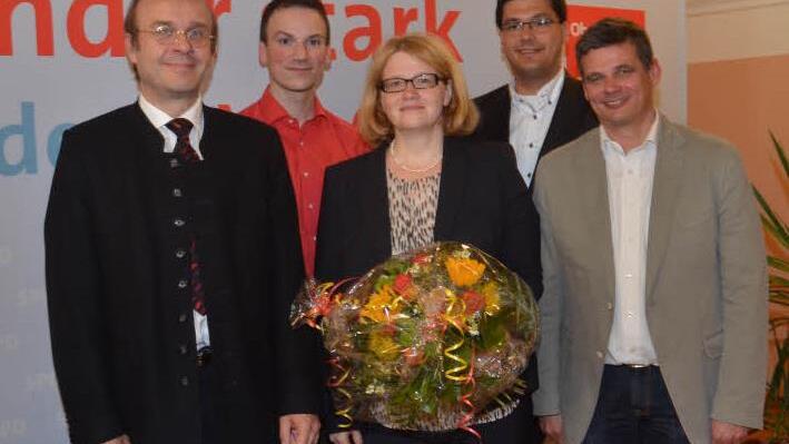 Die neu gewählte Vorstandschaft der Oberfranken SPD. Von links: Ralf Pohl, Simon Moritz, Anette Kramme, Jonas Merzbacher, Ulrich Scharfenberg. Foto: Karl-Heinz Hofmann