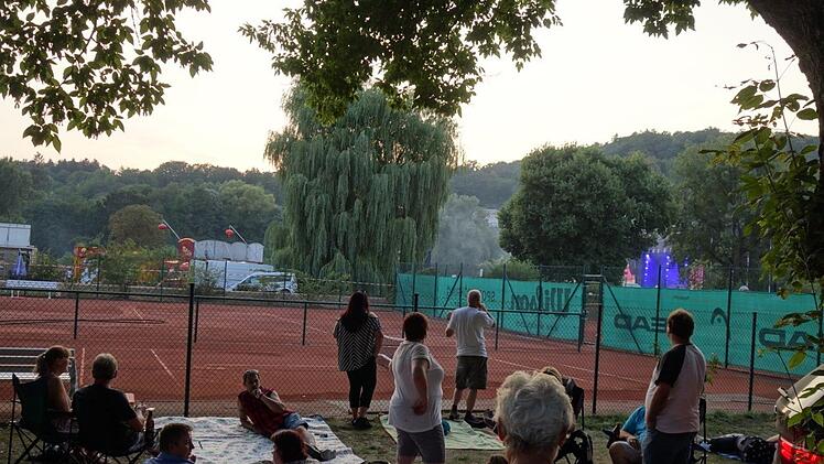 Zaung&auml;ste genossen das Konzert bei einem Picknick.Heike Beudert