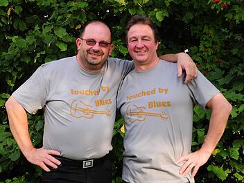 Thomas Karger und Uwe Angermüller haben vor 25 Jahren die Schmölzer Blues Tage ins Leben gerufen. Foto: Norbert Neugebauer